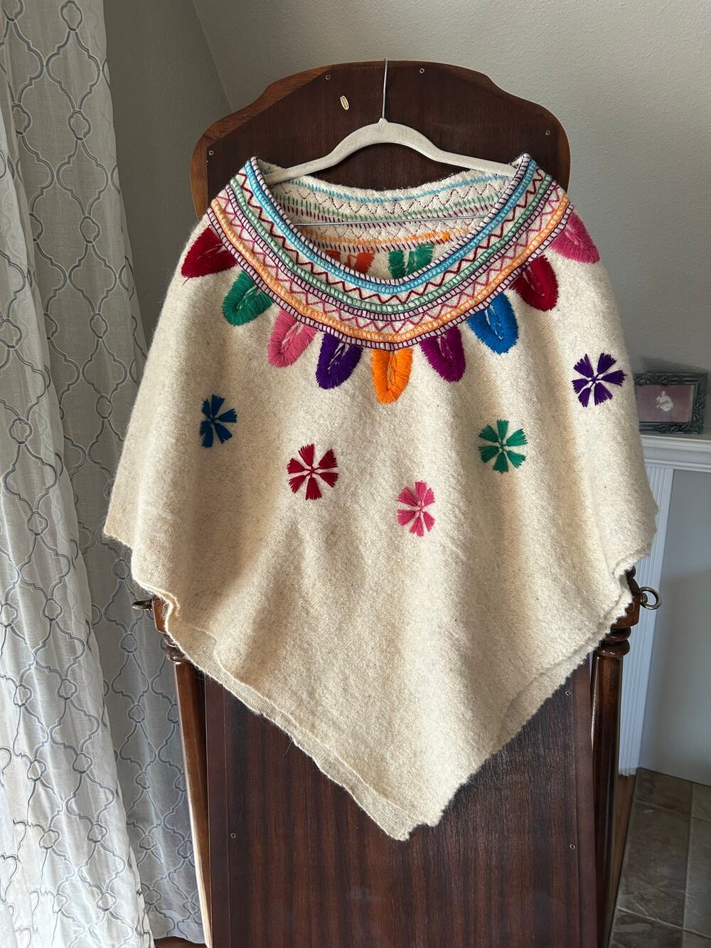 Vintage traditional Mexican wool mañanita quechquemitl uipili embroidered poncho